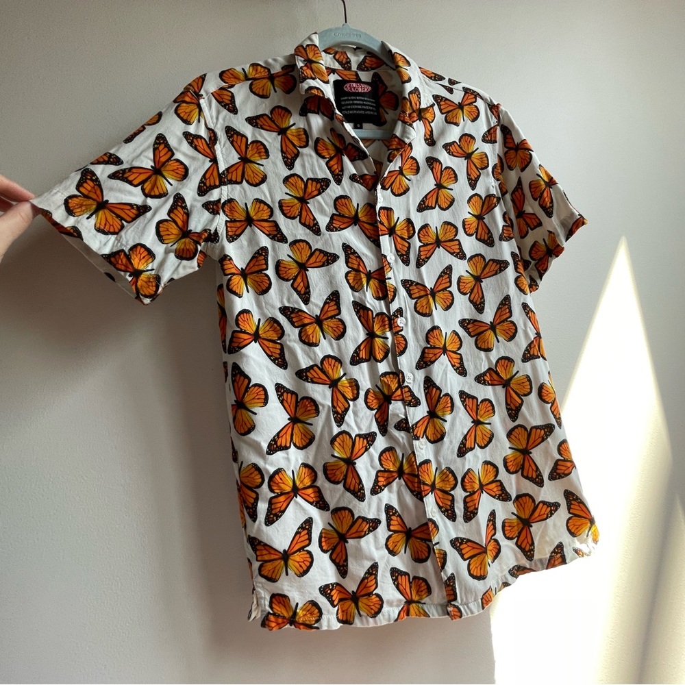 Petals and Peacocks Monarch Butterfly Button Up Size Small